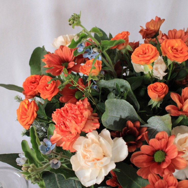 CRIS. Ramo de flores frescas.